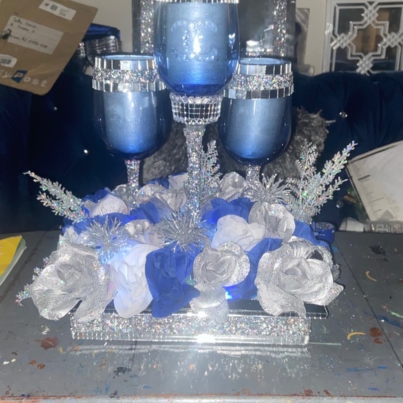 Centerpiece - Picture 6 of 8